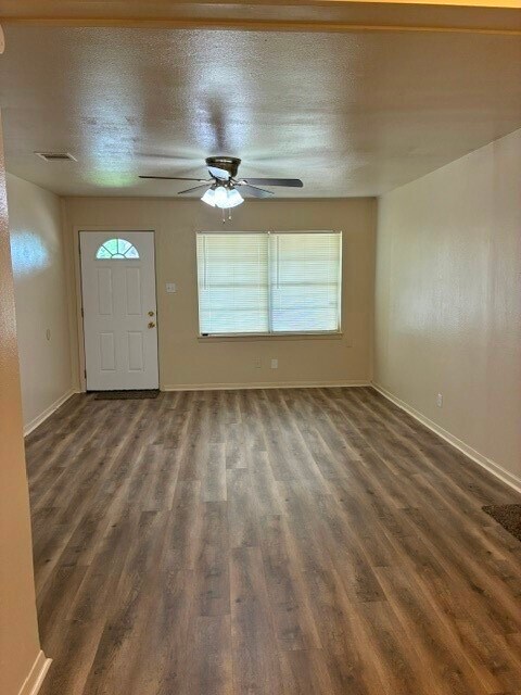 Building Photo - 1805 Thelma Ln