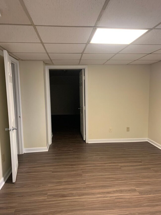 Building Photo - 838 W Washington St