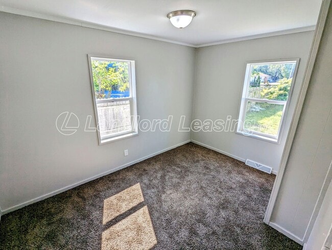 Building Photo - Move-In Ready 3-Bedroom Ranch with Modern Updates