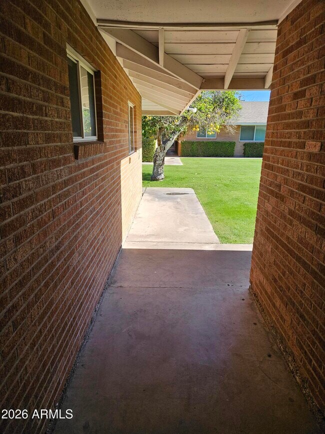 Building Photo - 1511 E Rovey Ave