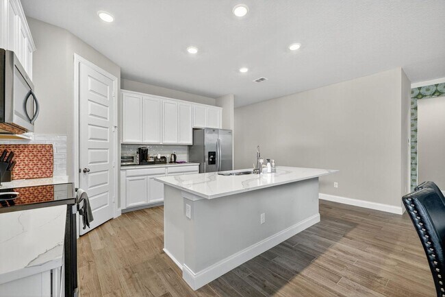 Building Photo - New Fully Furnished 4 bed, 2 bath home in newest Port St Lucie Subdivision