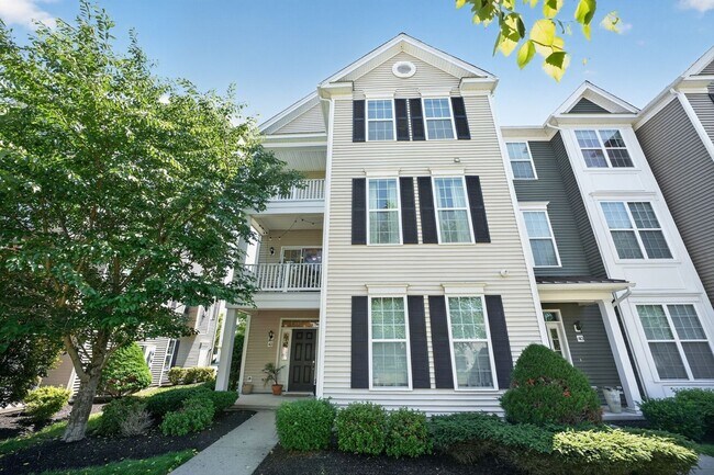 Building Photo - Spacious 3BR Condo in Westborough
