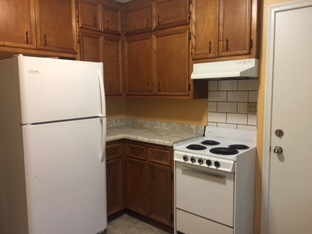 Kitchen - 1672 Ford Pkwy