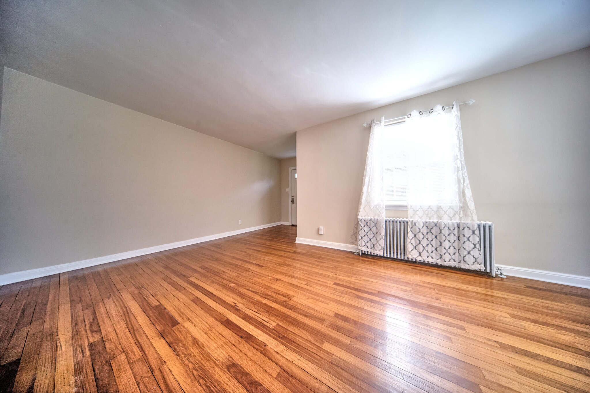 Living room 1 - 1604 Clearview Rd