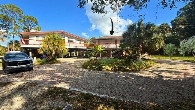 Building Photo - 1464 Gallop Dr