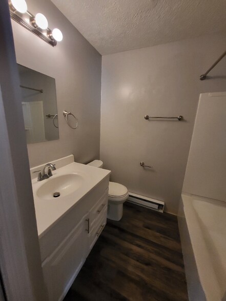 Building Photo - 7320 Sunset Strip Ave NW