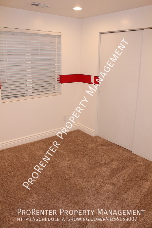 Building Photo - 1398 N 2585 W