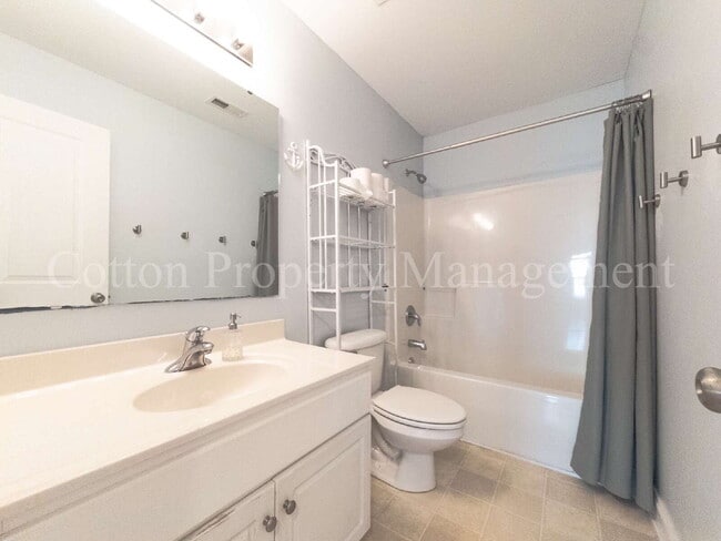 Building Photo - 120 S 9th St