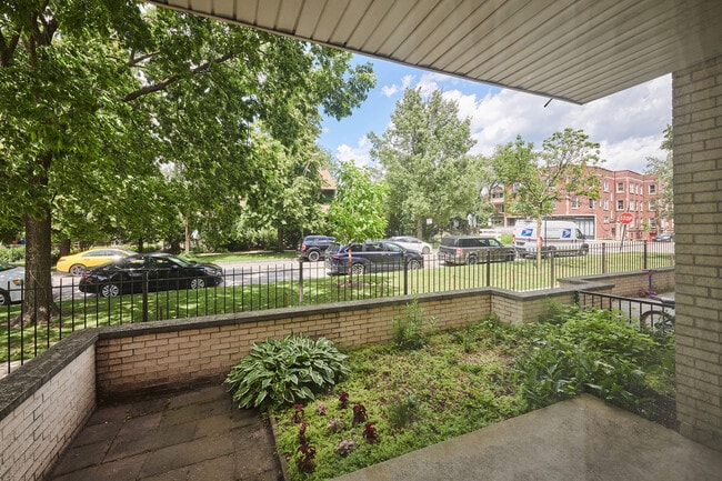 Building Photo - 7074 N Ridge Blvd