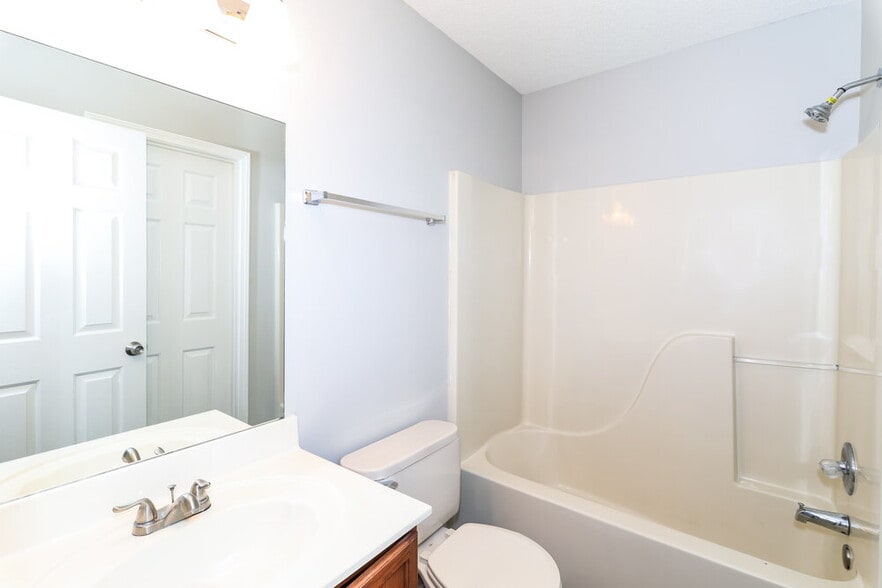 Building Photo - 4506 Shadow Hollow Dr