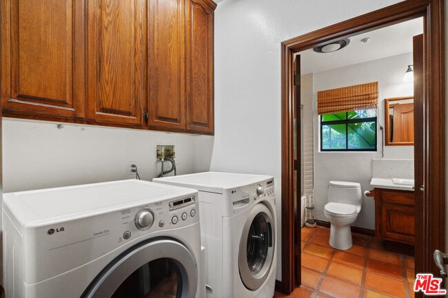 Building Photo - 4211 Avenida De La Encinal