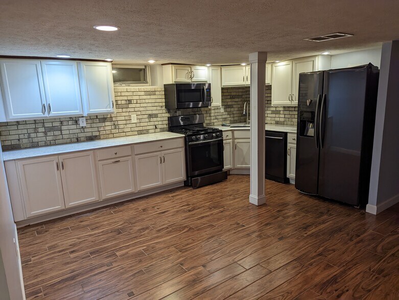 Downstairs Kitchen - 1308 Wright St