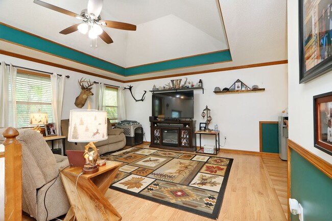 Building Photo - Spacious Home for Rent!