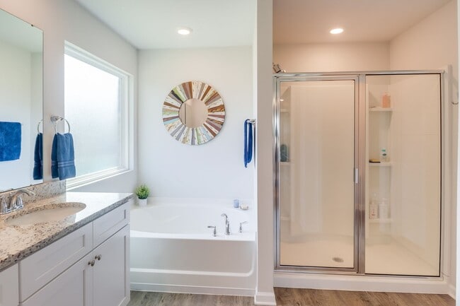 Building Photo - Beautiful 4 bed 2 bath