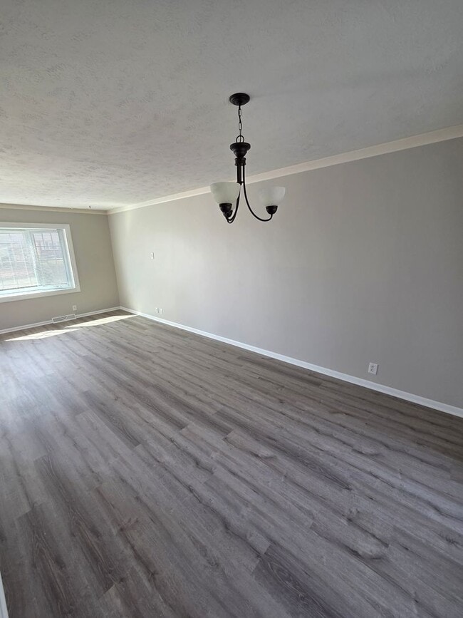 Building Photo - 3 bed, 2 bath, 1 car garage, fenced backyard, newly remodeled!