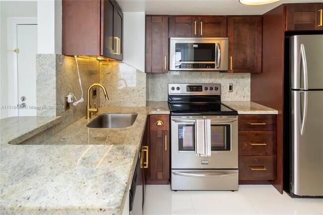 Building Photo - 1 br, 1 bath Condo - 770 Claughton Island ...