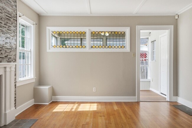 Building Photo - 211 N St Marks Ave