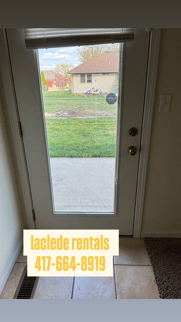 Building Photo - 2 BEDROOM 2 BATHROOM DUPLEX FOR RENT
