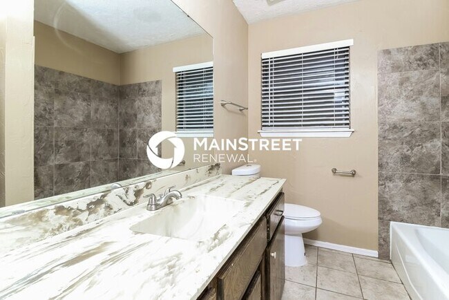 Building Photo - 3 Bedroom Pet-Friendly Home in Yukon, OK w...