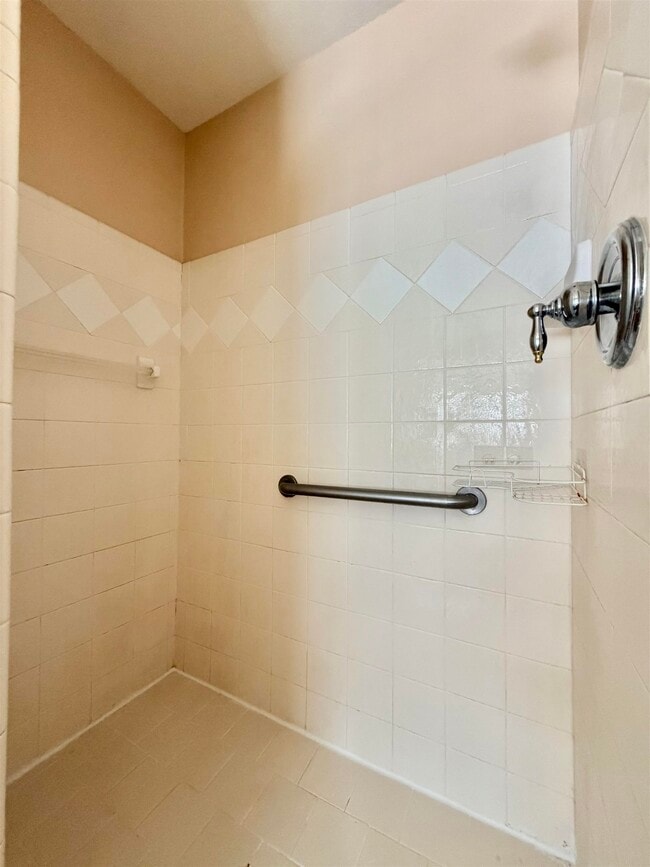 Building Photo - 9336 Royal Troon Dr