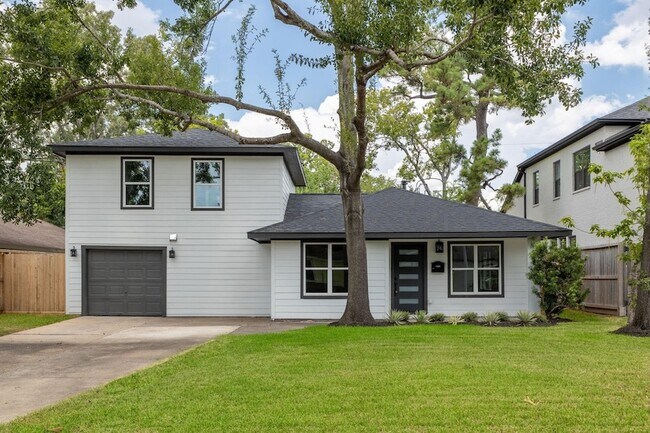 Building Photo - 7414 Janak Dr
