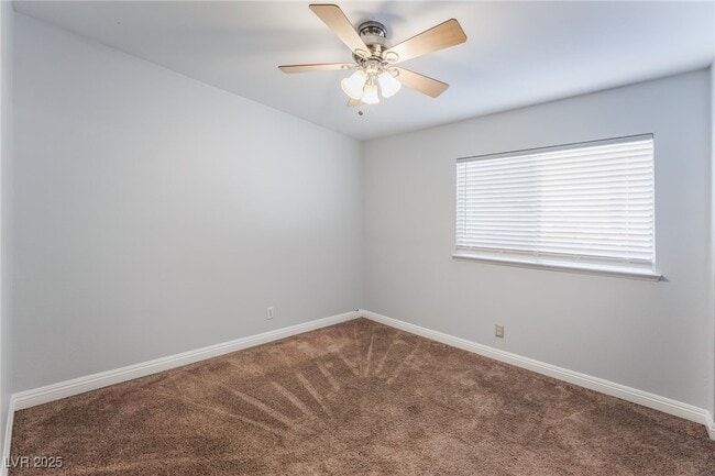 Building Photo - 5761 Cloverleaf Cir