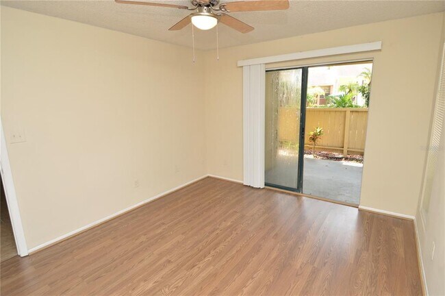 Building Photo - 8647 Mallard Reserve Dr