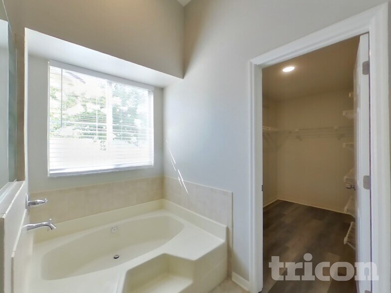 Building Photo - 873 Silversmith Cir