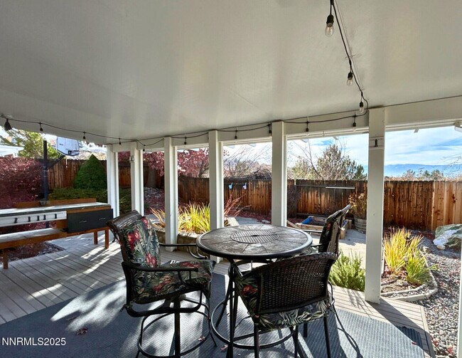 Building Photo - 1685 Southview Dr