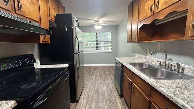 Building Photo - 3735 Donovan Dr