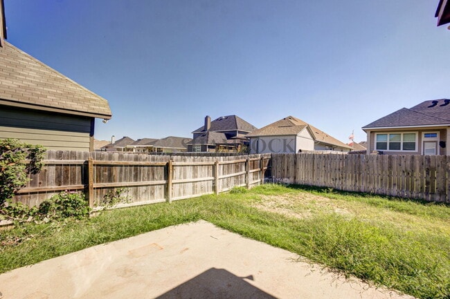Building Photo - 10225 Biltmore Dr