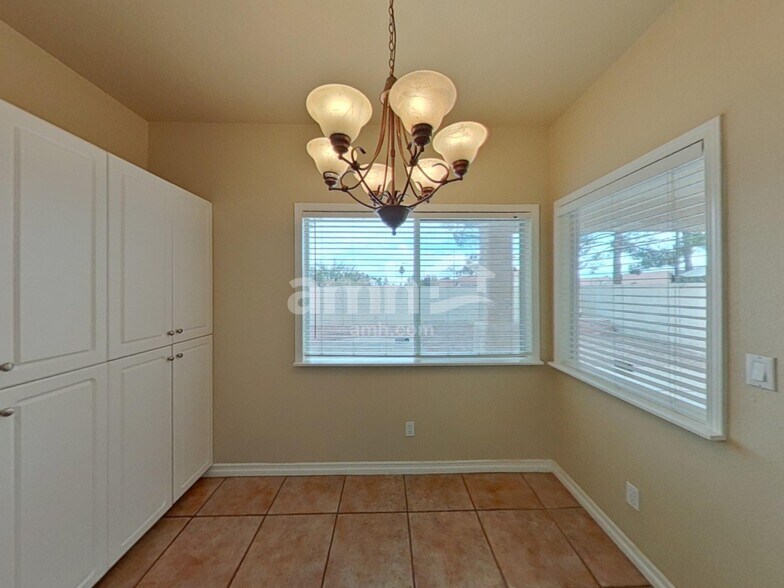 Building Photo - 956 Rainbow Rock St