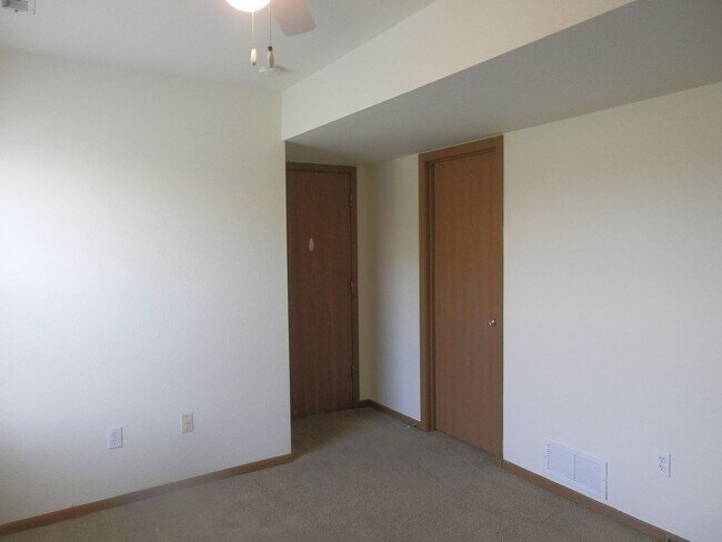 Building Photo - 5709-5711 Canaveral
