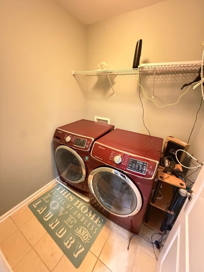 Building Photo - 4908 Pepper Dr