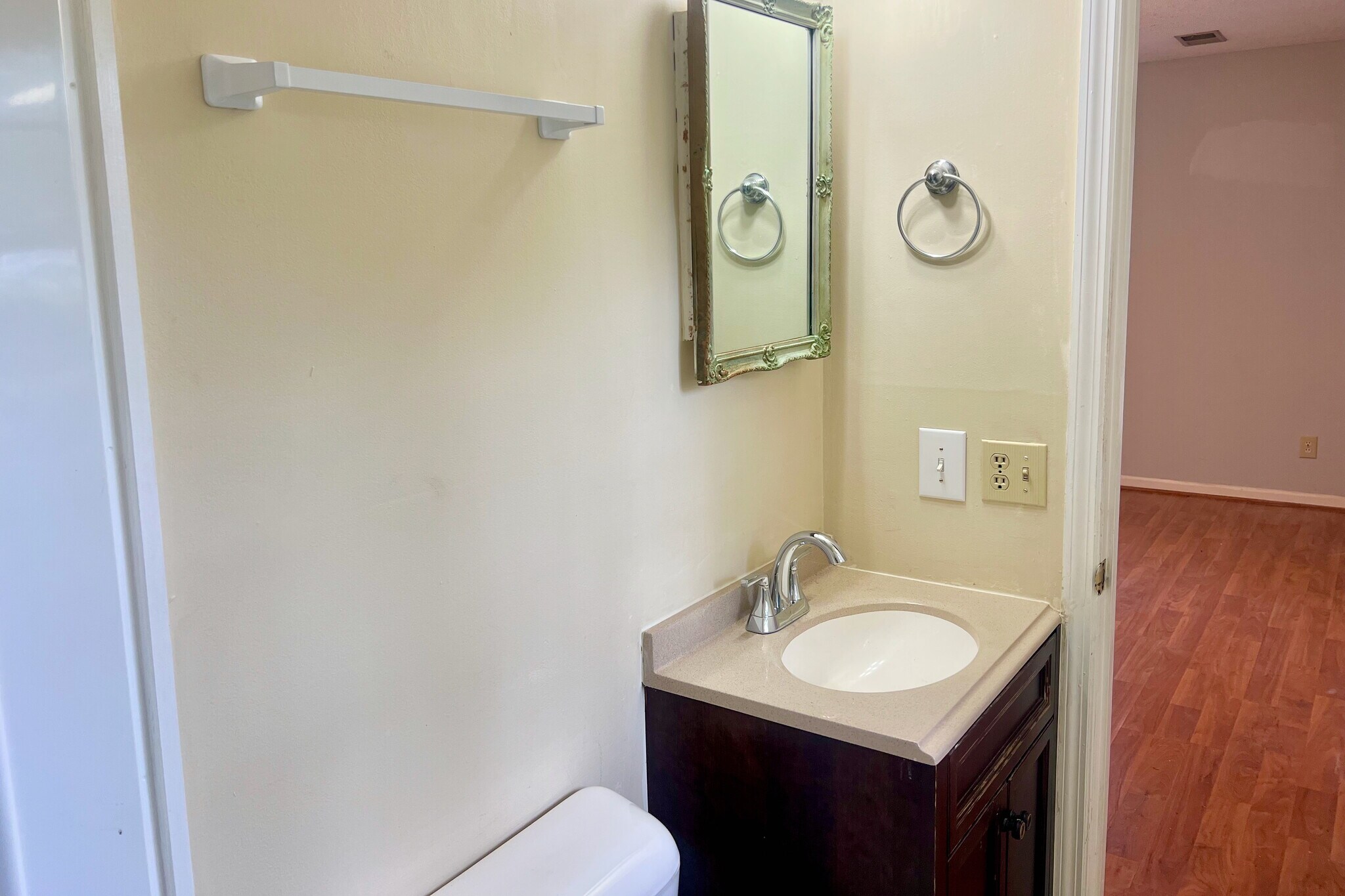 Building Photo - 4602 Norwich Rd