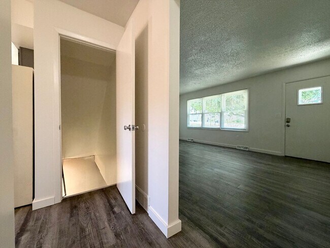 Building Photo - 487 84th St SW