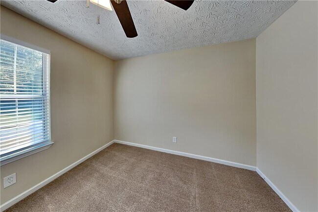 Building Photo - 1049 Braddock Cir