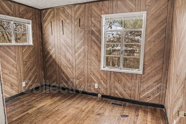 Building Photo - 1520 17th Way SW