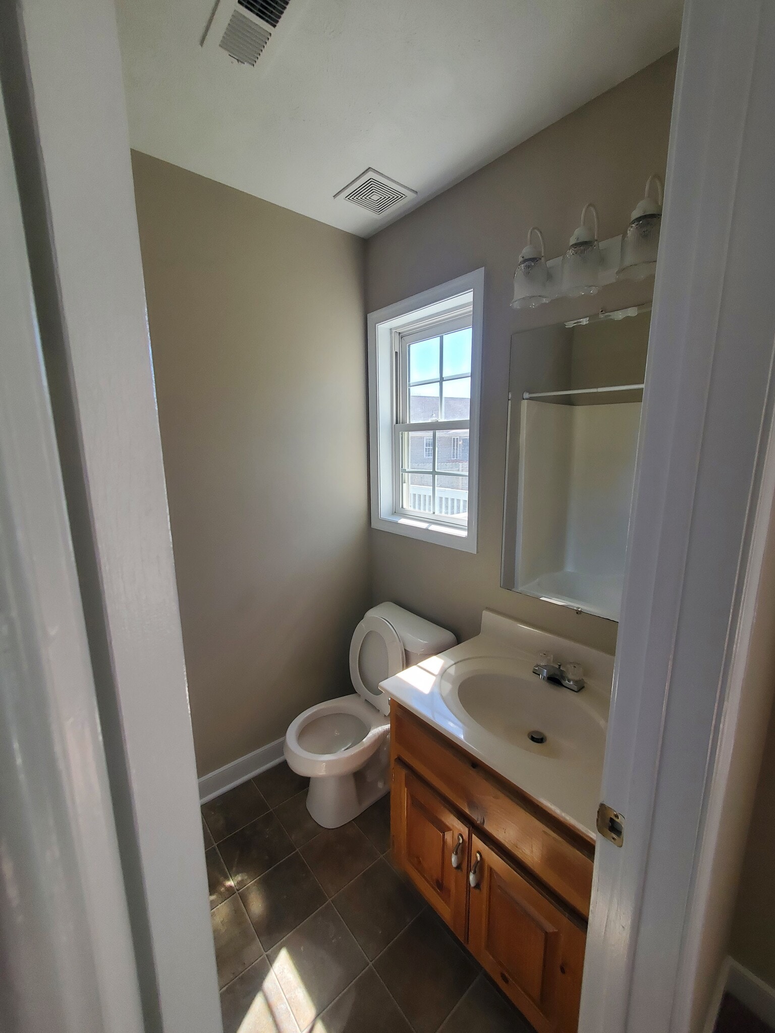 Building Photo - 7035 Evergreen Rd