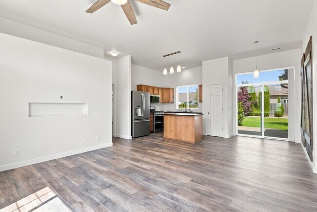 Building Photo - 3389 W Pescador Dr