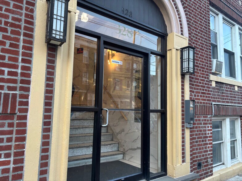 Building Photo - 328 61st St