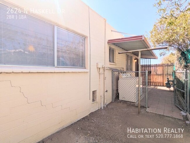 Building Photo - 2624 N Haskell Dr