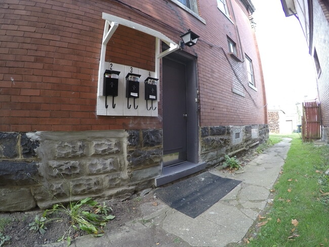 Building Photo - 5439 Baywood St