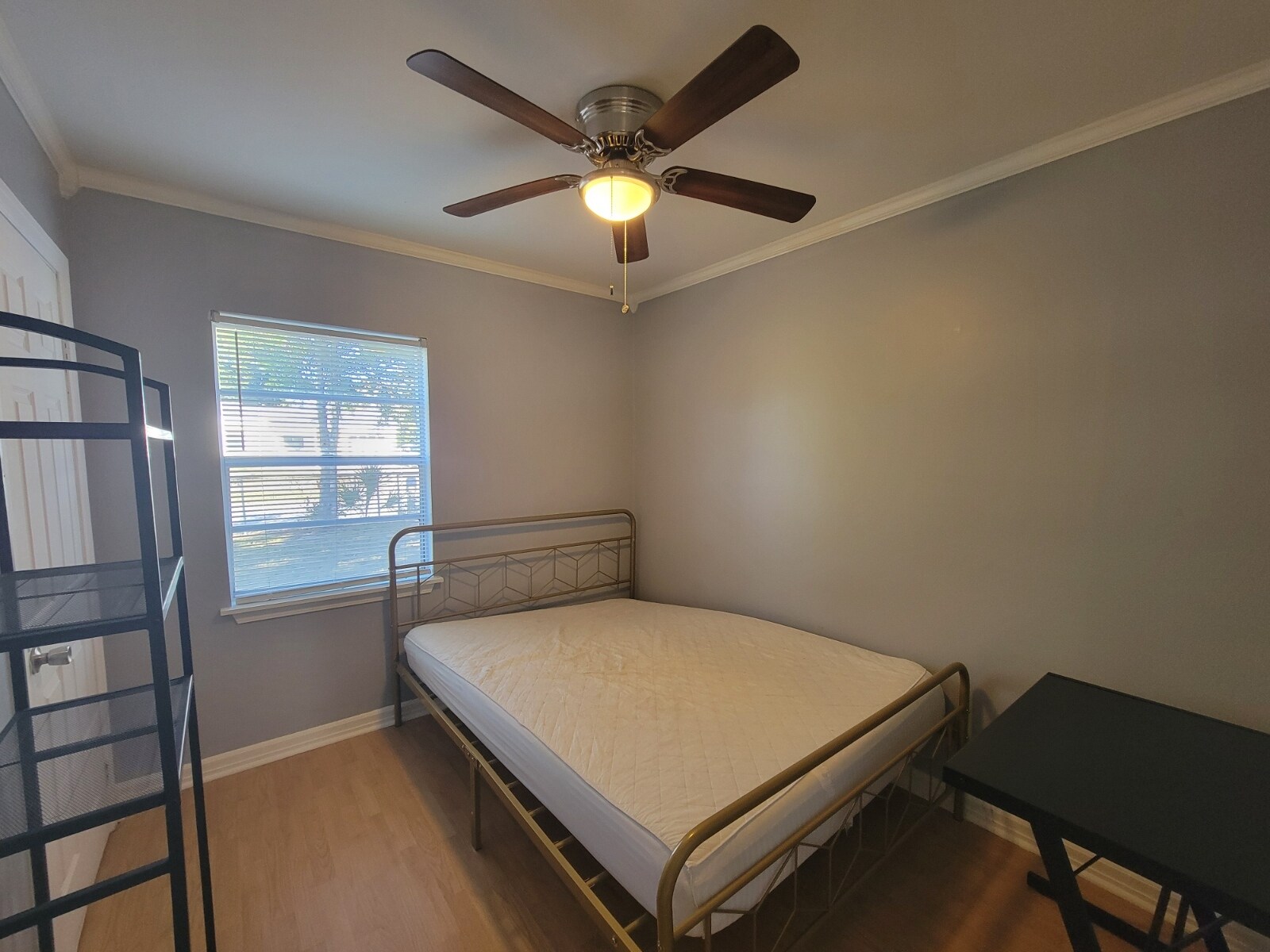 Building Photo - 1405 W 13th St