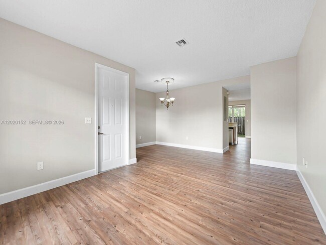 Building Photo - 1049 NE 42nd Pl