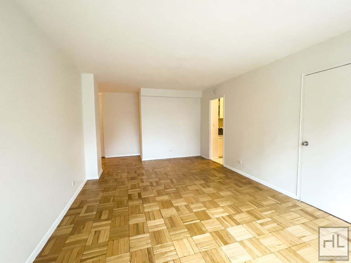 Building Photo - EAST 49 STREET