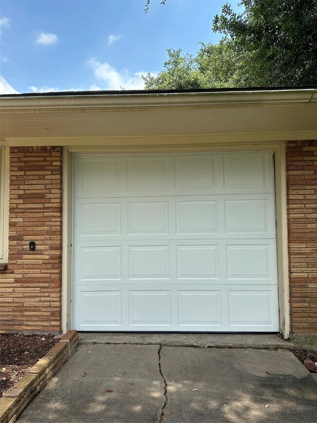 Building Photo - 4057 Woodfox St