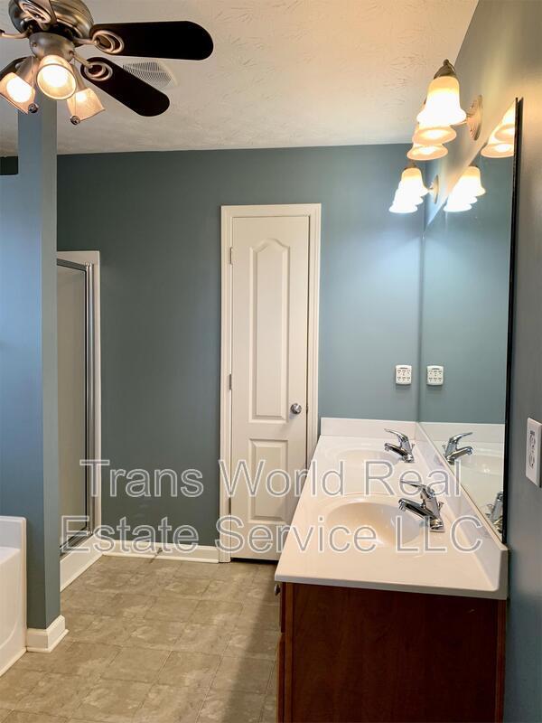 Building Photo - 917 Crested Hawk Trail