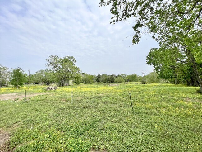 Building Photo - 10125 Needville Fairchilds Rd