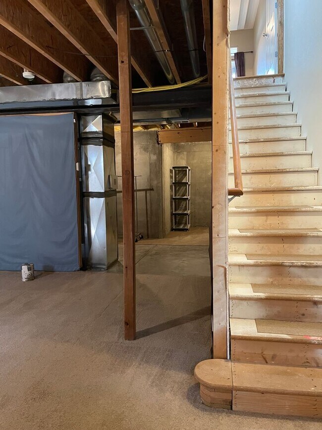 Building Photo - 3545 Big Ben Dr